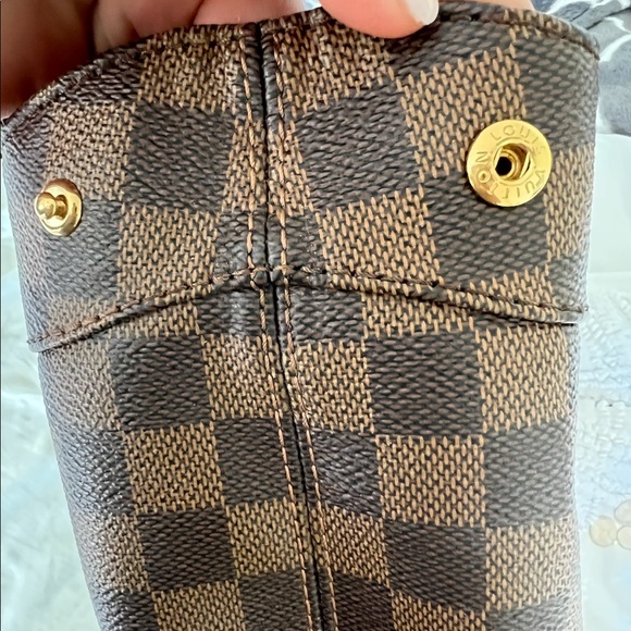 Louis Vuitton Bag - Picture 2 of 9